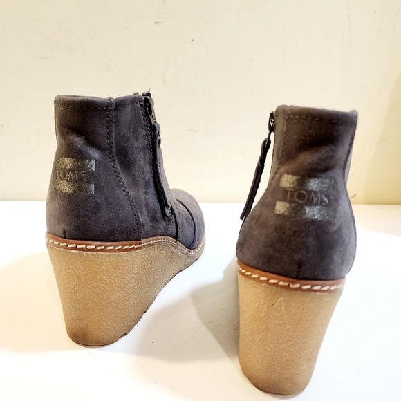 TOMS Avery Women's Gray Suede Wedges Ankle Booties size  W 7 1/2 - Picture 4 of 12
